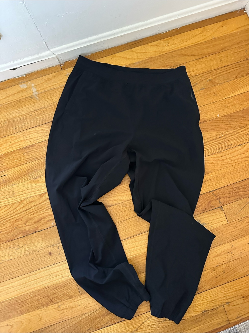 Lululemon Women’s Black Jogger Pants - Picture 2 of 4